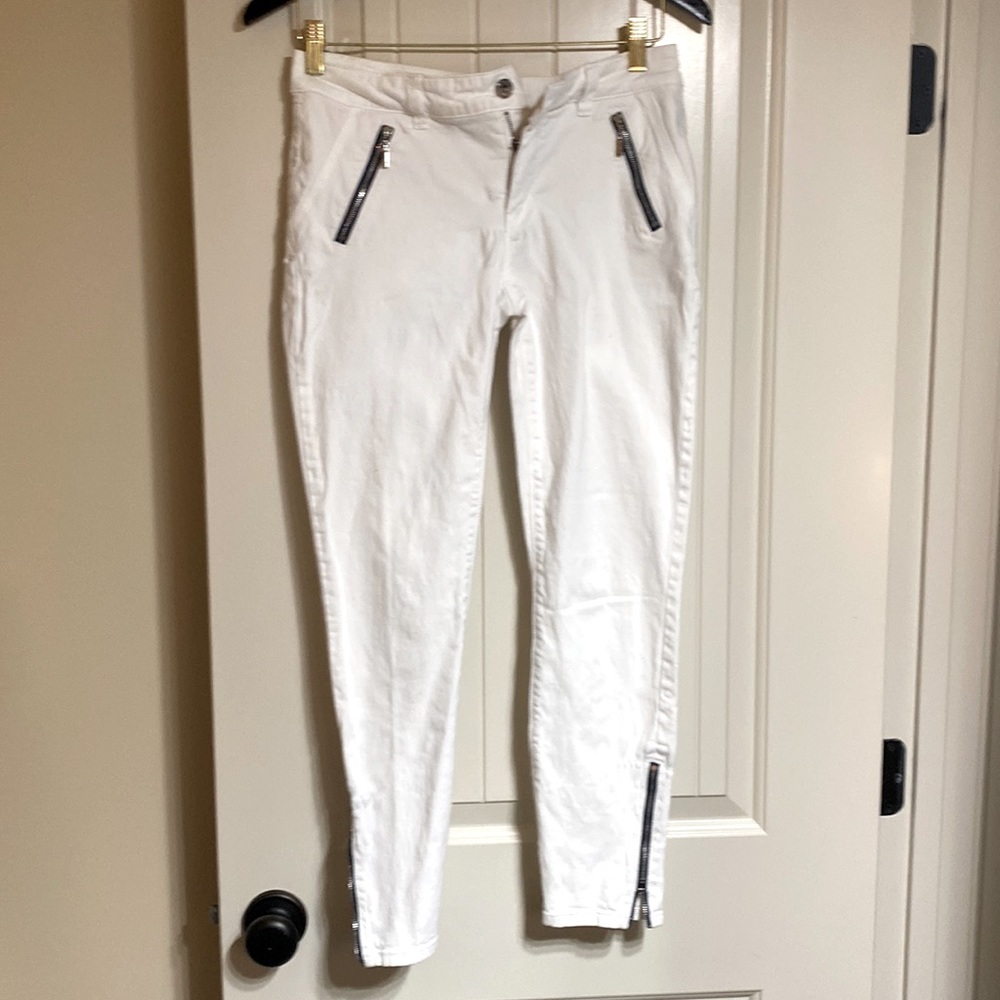 White House Black Market cropped jean. Size 4